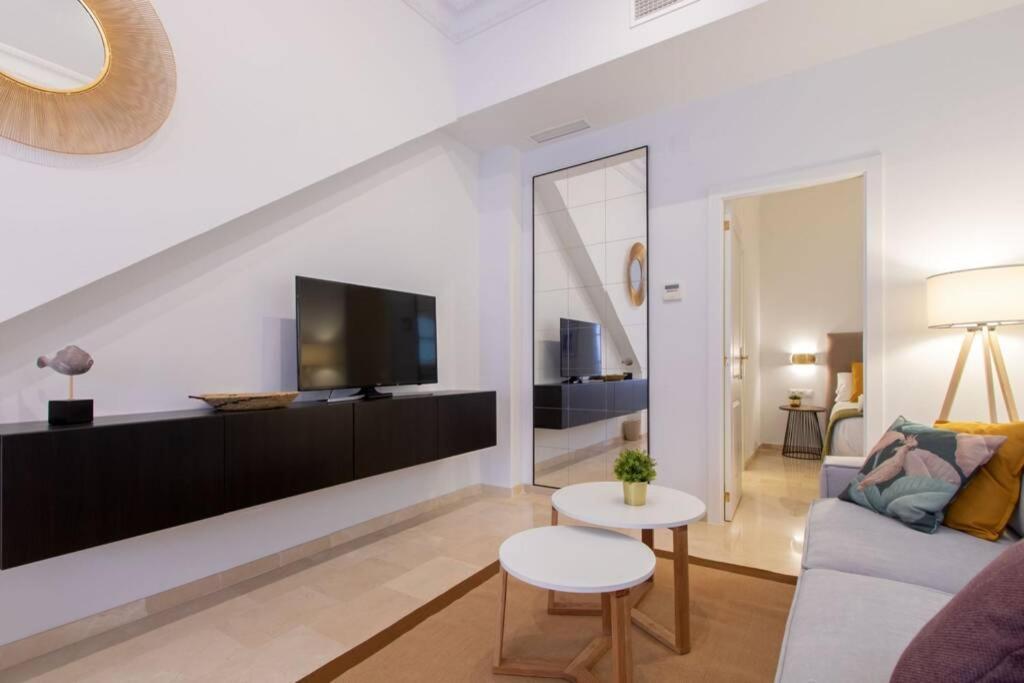 Mumu Luxury Suite Lirio Seville Exterior photo